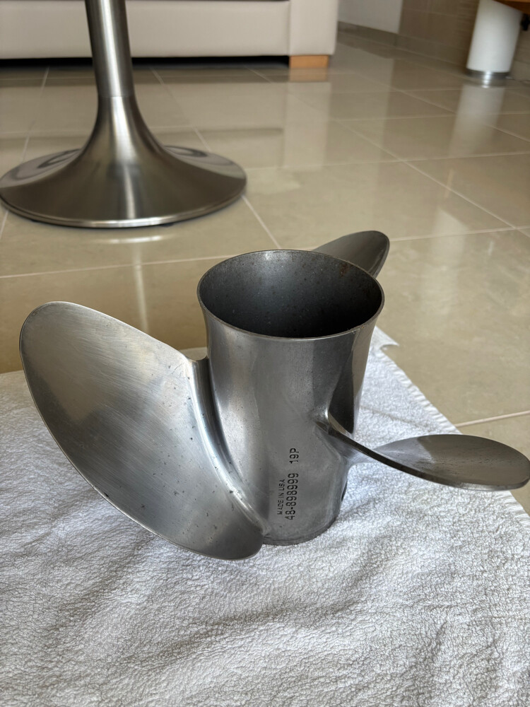 Twin Mercury Enertia 19” propellers - 3