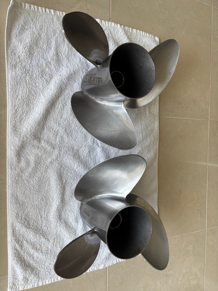 Twin Mercury Enertia 19” propellers - 8