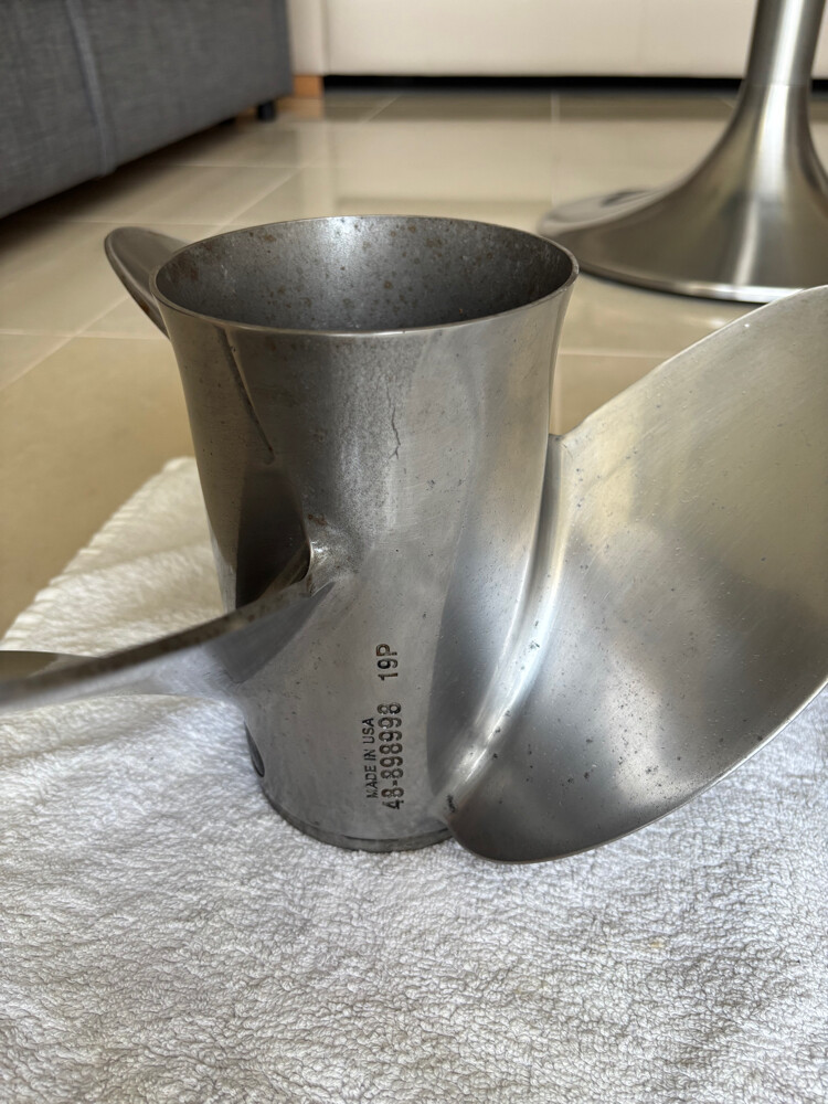 Twin Mercury Enertia 19” propellers - 4