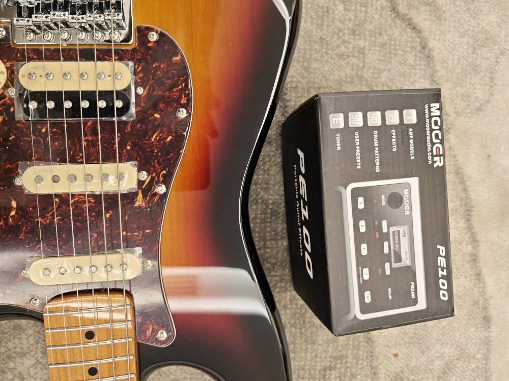 Guitar Stratocaster and Effects - 4