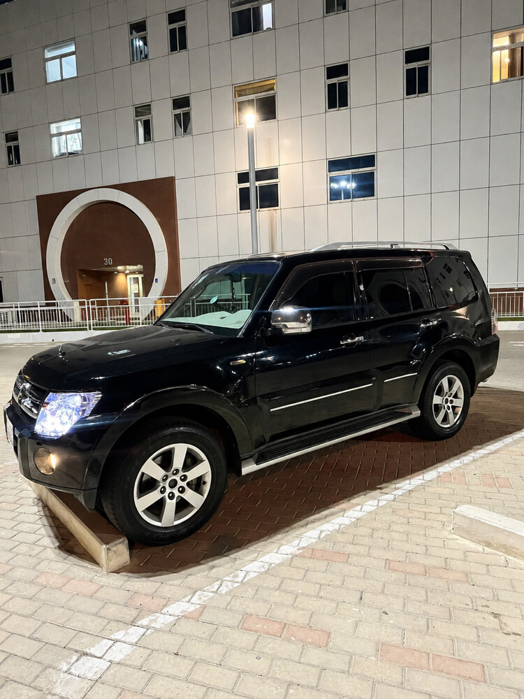 Mitsubishi Pajero 3.8 gold edition - 3
