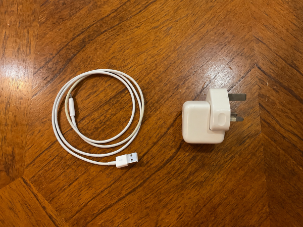 Ipad 7+ free cover + charger - 4