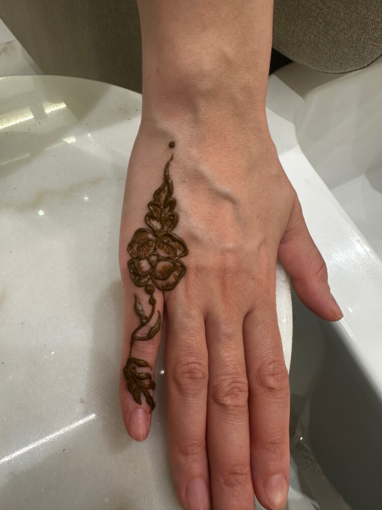 henna  - 3