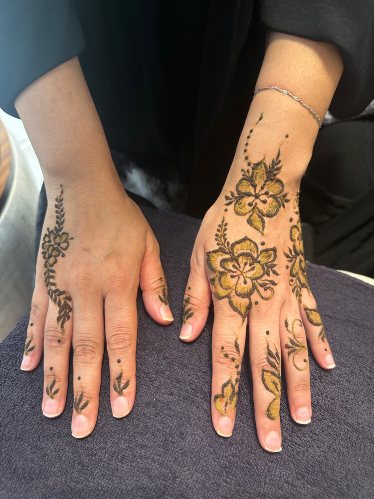 henna  - 11