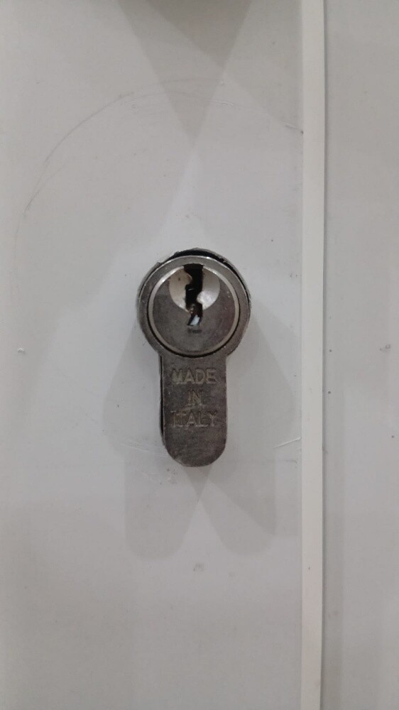 نجار أبواب واقفال - 1