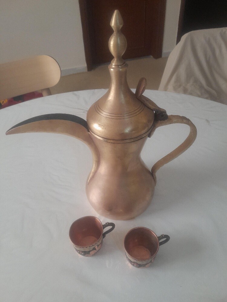 دلة   فنجان  غلاية ساعة علبة محار - 11