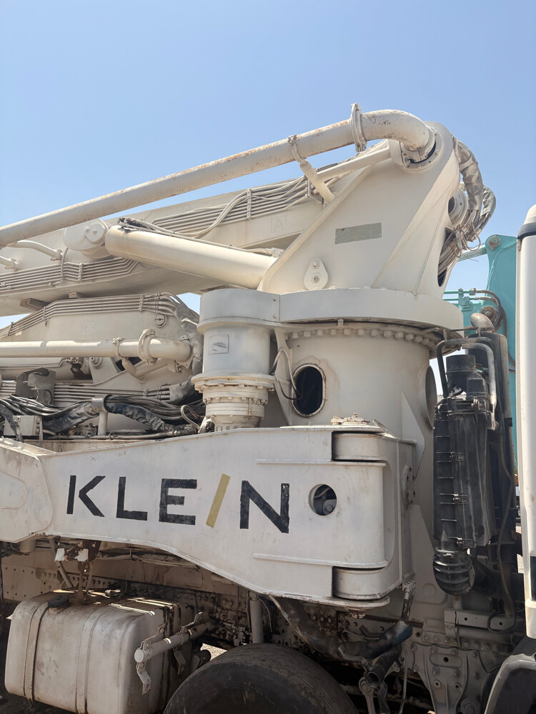 CEMENT PUMP CLEAN GERMANY 42 M - 5