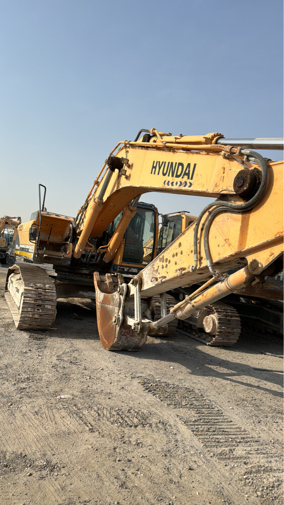 hyundai 300 excavator - 6