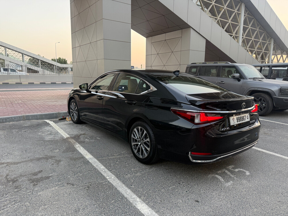  2023 Lexus Es300h  - 4