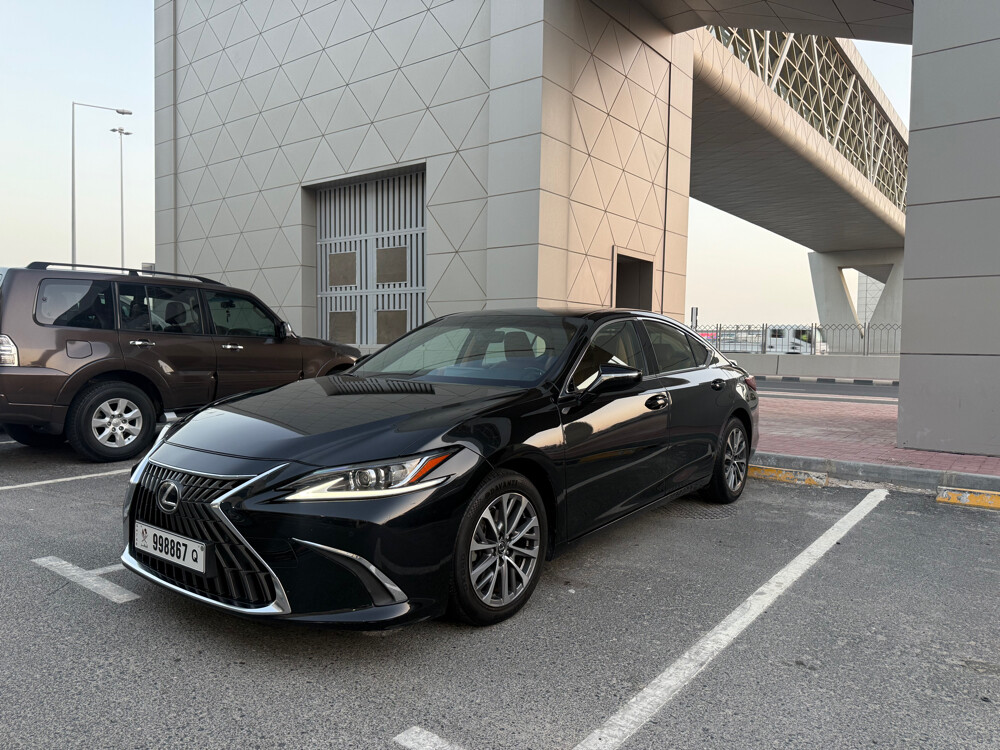  2023 Lexus Es300h  - 1