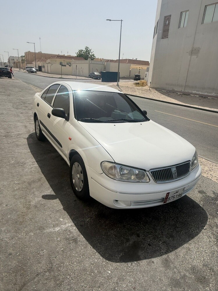 Nissan Sunny Japan 2008 - 11