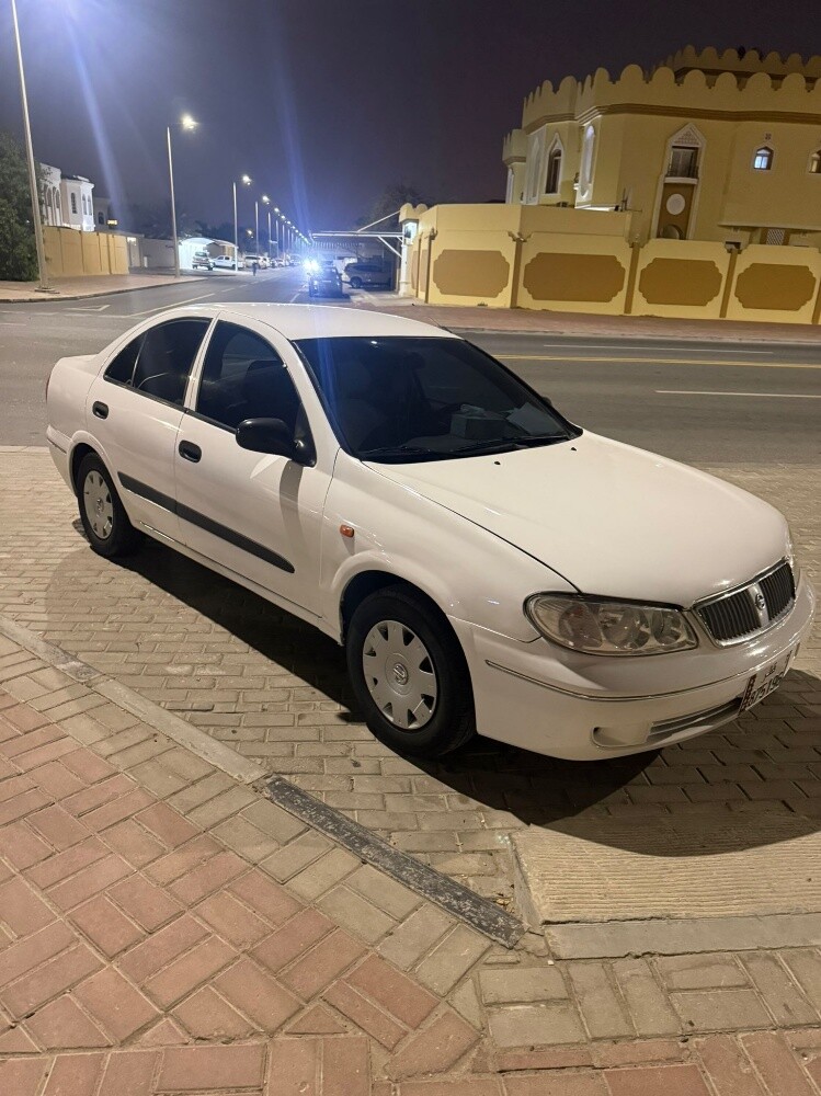 Nissan Sunny Japan 2008 - 1