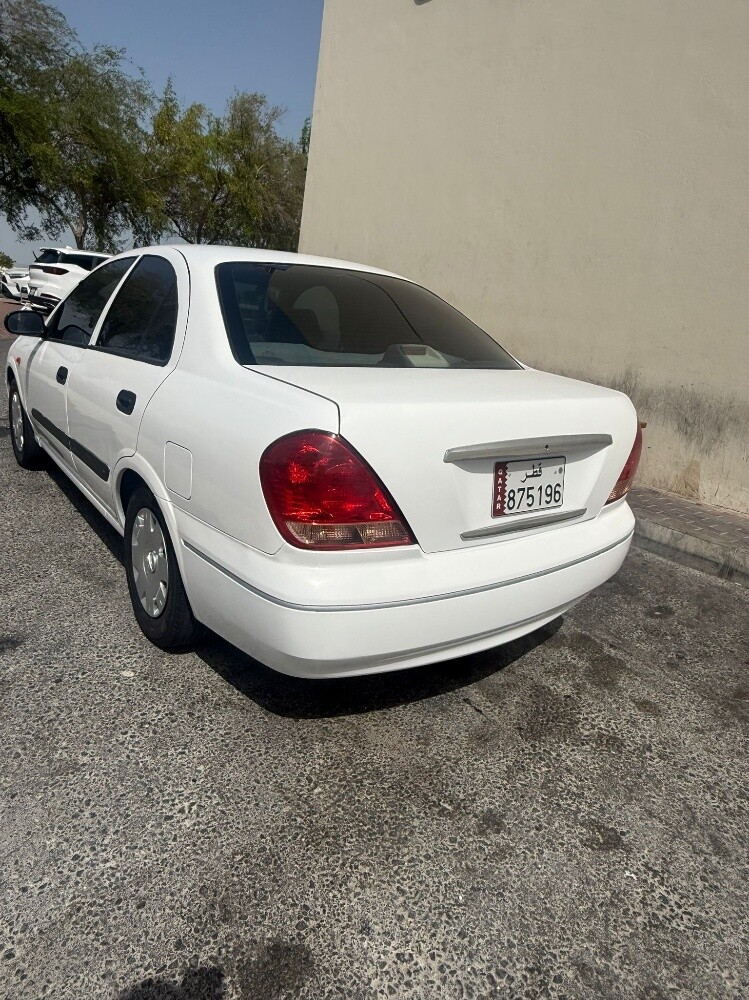 Nissan Sunny Japan 2008 - 6