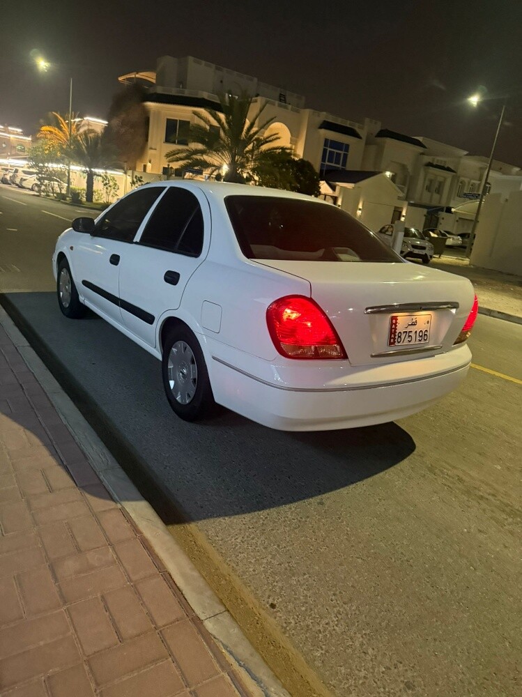 Nissan Sunny Japan 2008 - 4