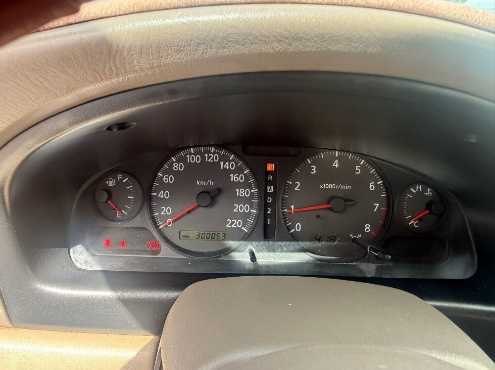 Nissan Sunny Japan 2008 - 13