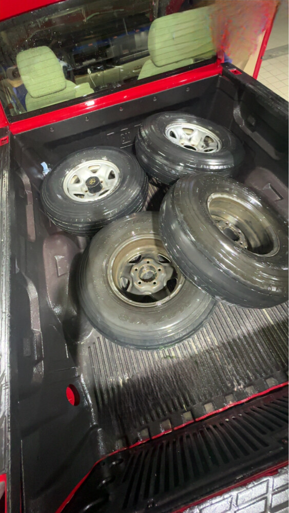 land cruiser lc200 rims and tires - 1