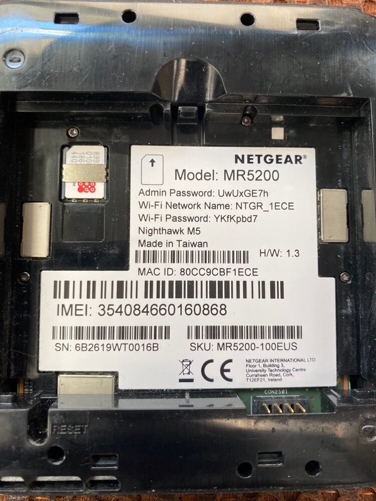 Netgear MR5200 Nighthawk M5 - 2