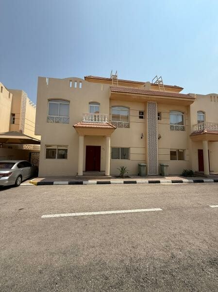للايجار بالذخيره فلل داخل مجمع - 8