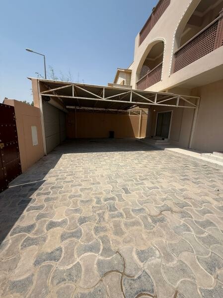 للايجار بالخور على الشاطىء مباشره - 2