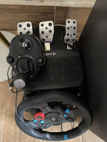 logitech manual driving simulator - 1
