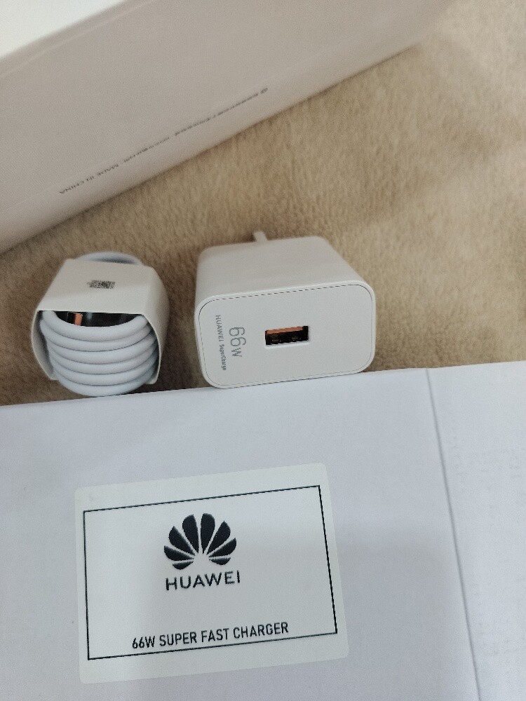 HUAWEI

66W SUPER FAST CHARGER - 3
