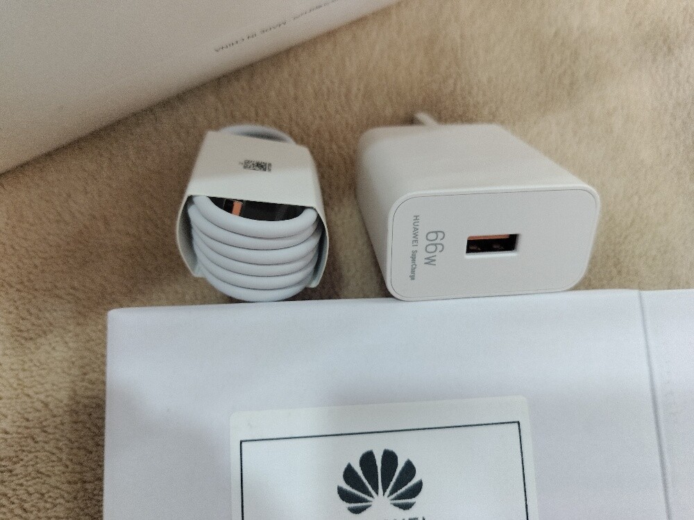 HUAWEI

66W SUPER FAST CHARGER - 5