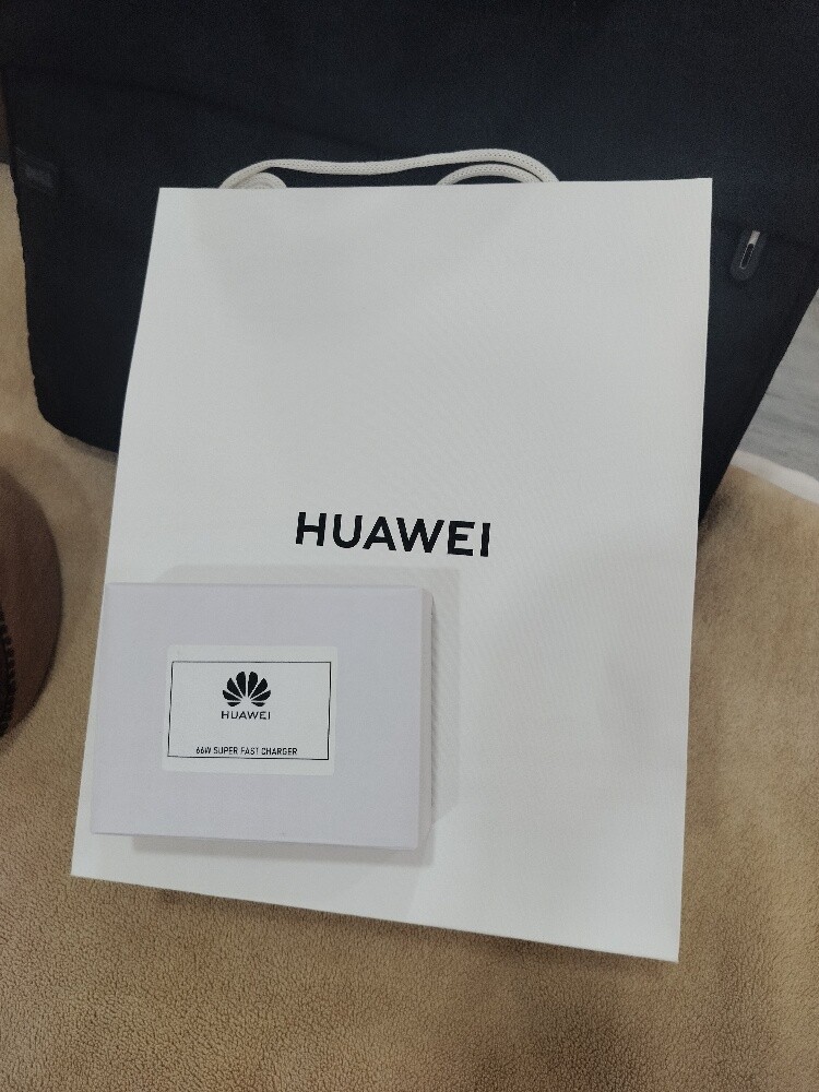 HUAWEI

66W SUPER FAST CHARGER - 4