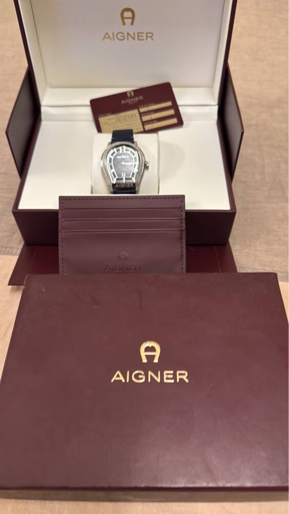 aigner blue leather watch  - 1
