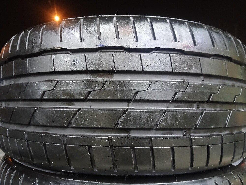 235/40/R19.Hankook Brand - 3