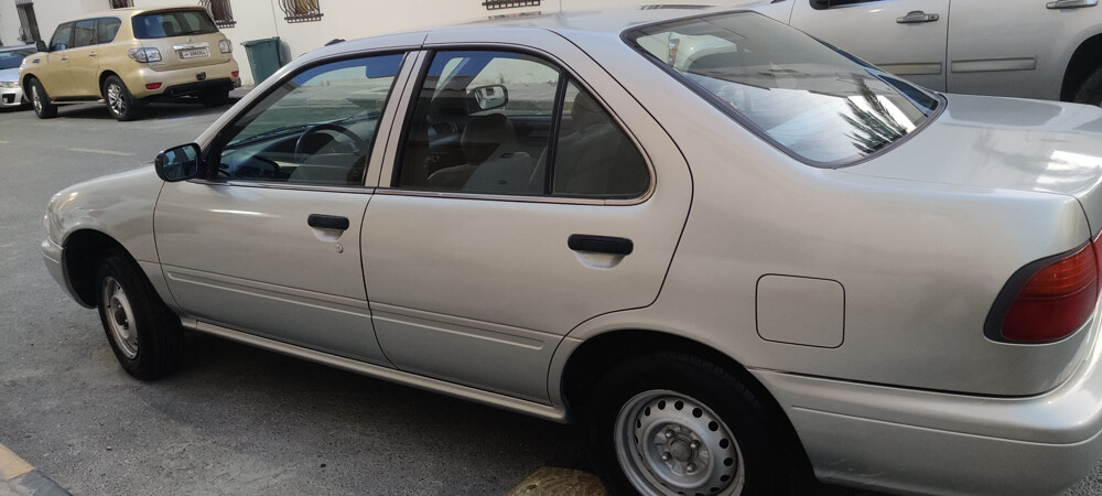 Single owner 1996 nissan sunny - 4