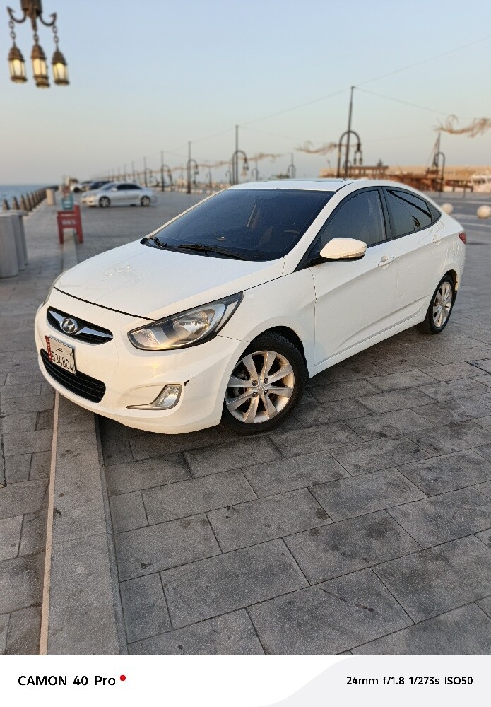 Hyundai accent - 1