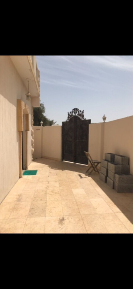 باب المنيوم صب مستعمل للبيع  - 1