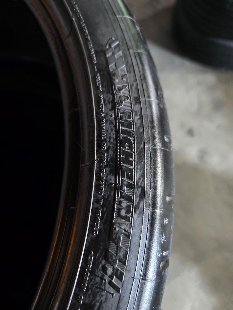 285/30/19 Michelin Tyre - 4