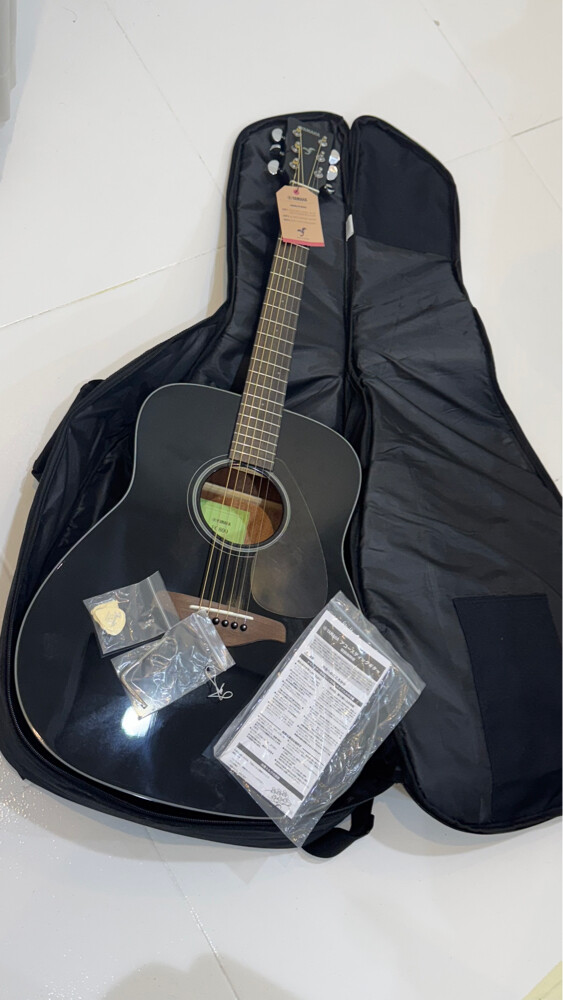 Yamaha Guitar - 1