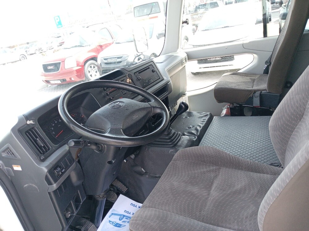 Toyota Coaster - 7