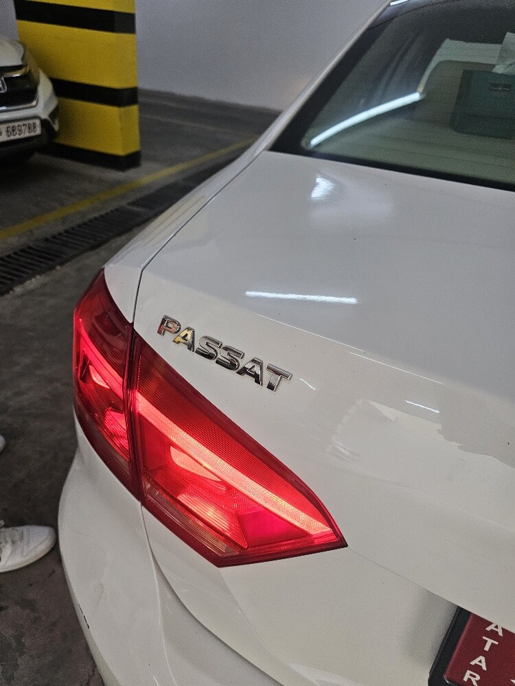 2015 Volkswagen Passat 2.5L – Clean - 4