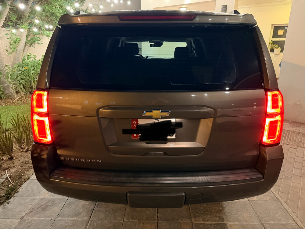 LOW MILE Chevrolet Suburban LS - 9
