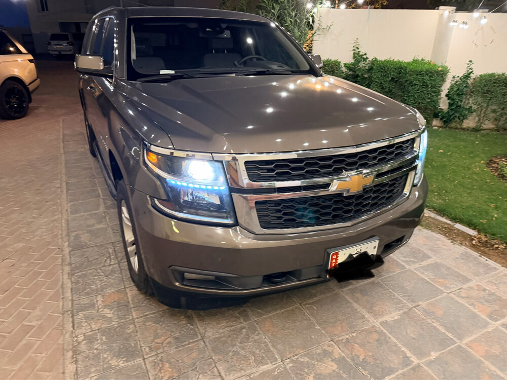 LOW MILE Chevrolet Suburban LS - 12