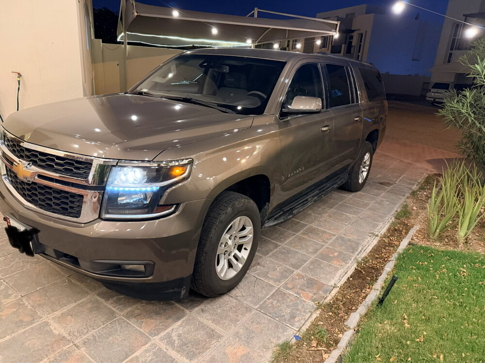 LOW MILE Chevrolet Suburban LS - 14