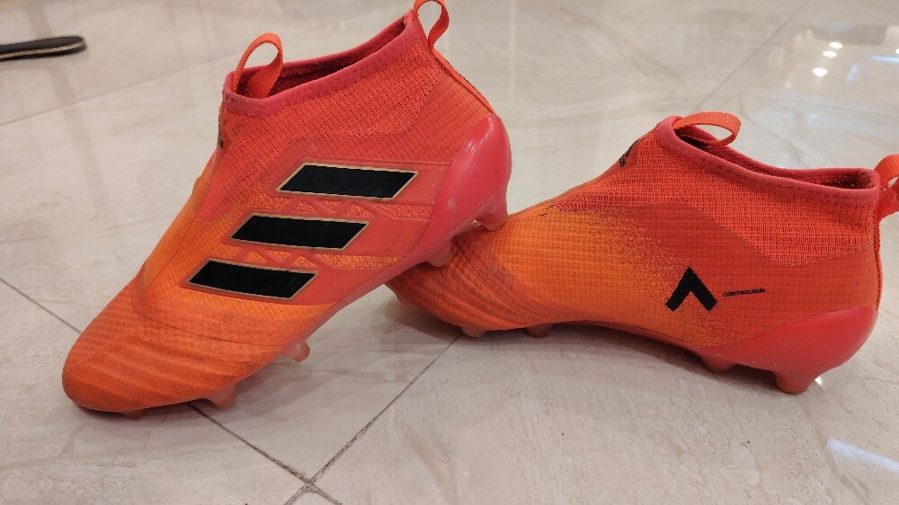 Soccer Shoes - 1
