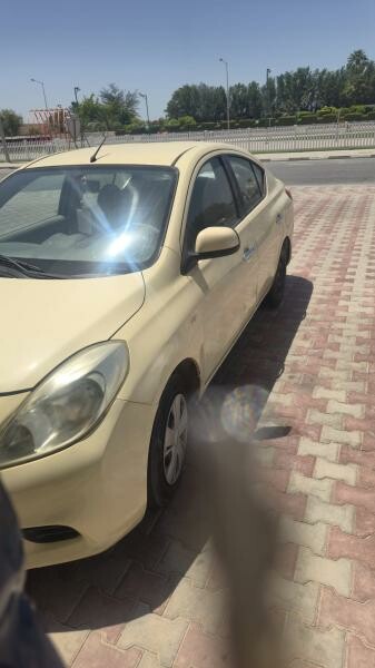 Nissan sunny 2014 - 2