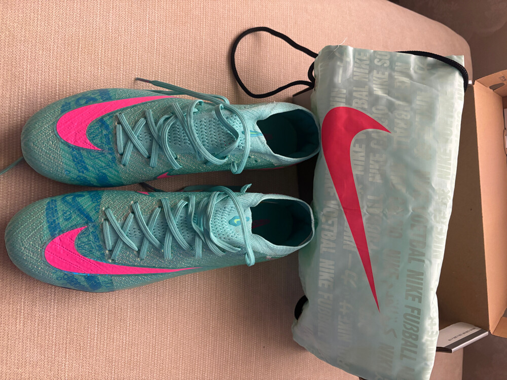 Brand new football shoes 44 - 2