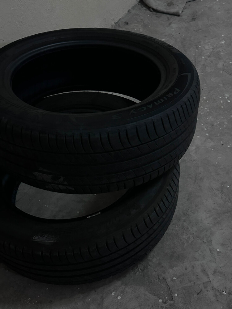 2 Michelin Tires - 2