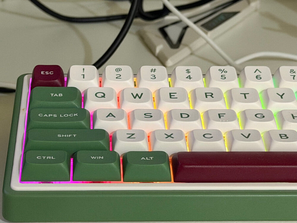 gaming mouse and keyboard - 3