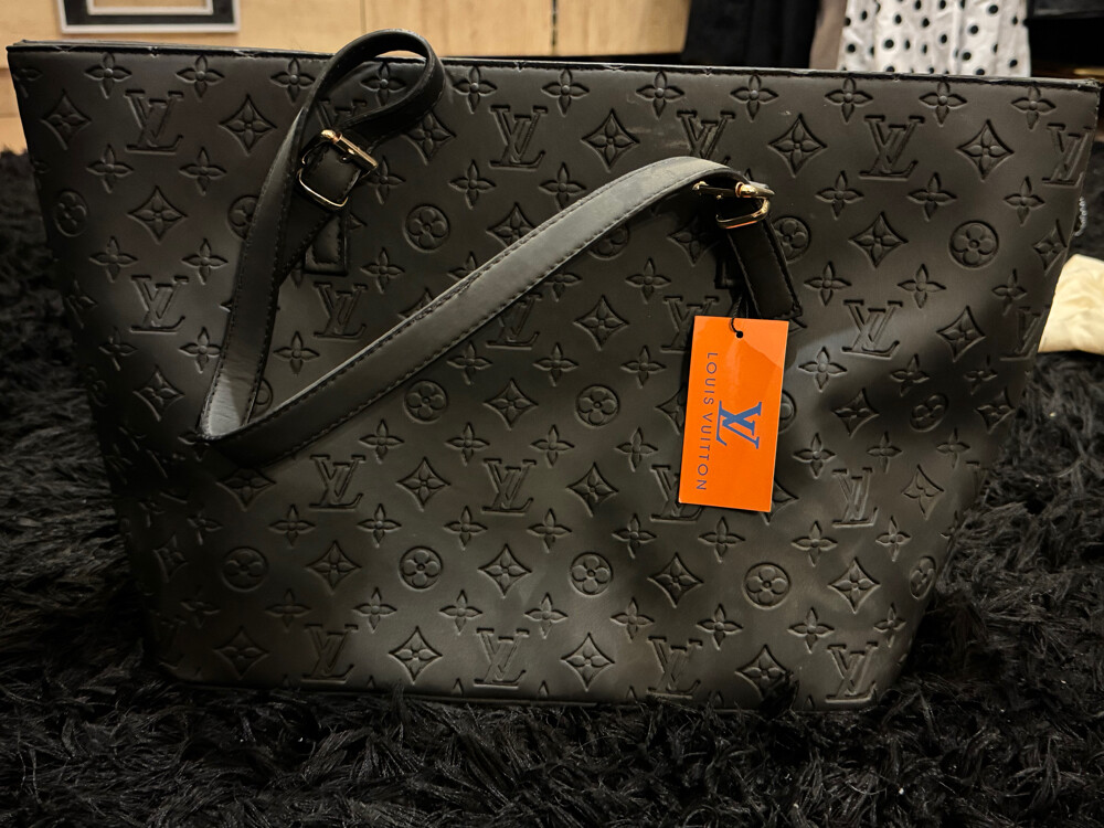 Louis Vuitton bag - 4