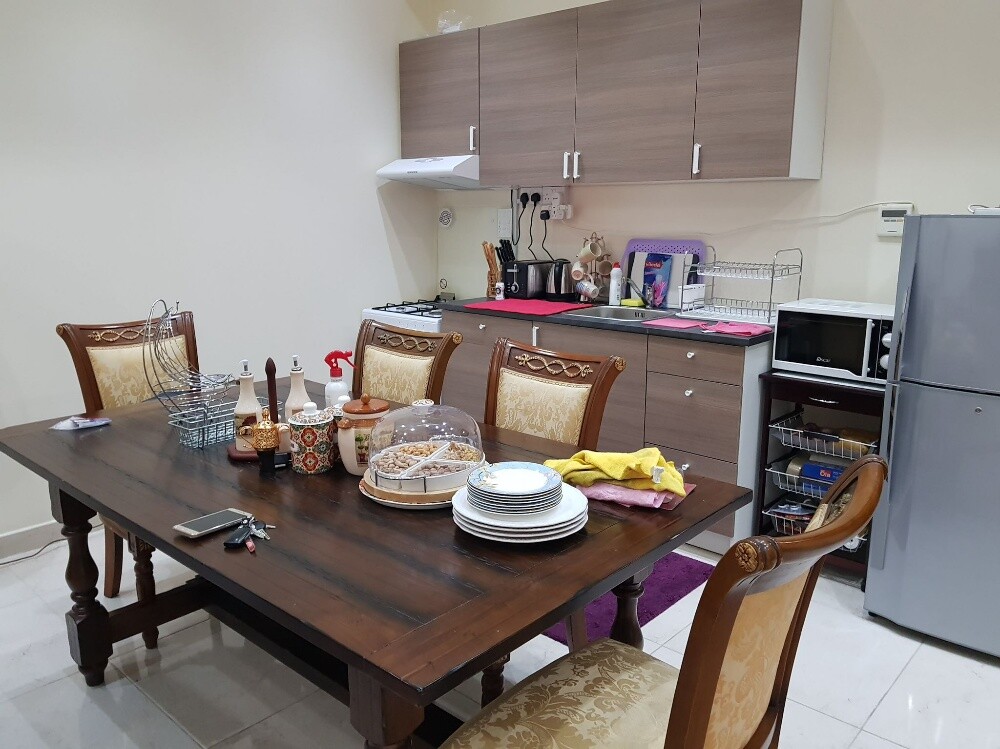 solid wood dining table 6 person - 1