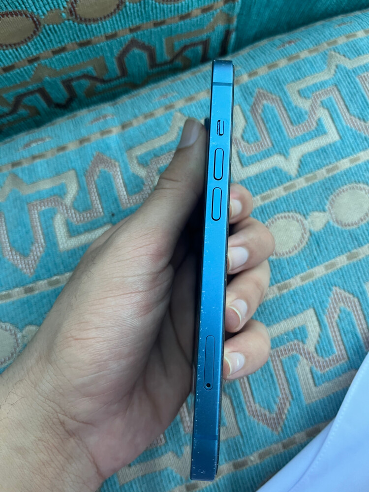 iPhone 13 - 1