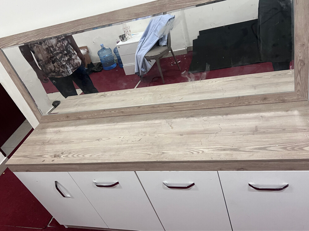 Hairstyle and drawer - 2