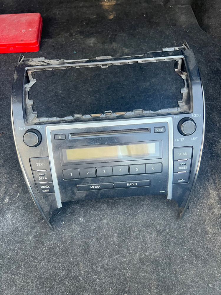 Original Camry screen 2016  - 1