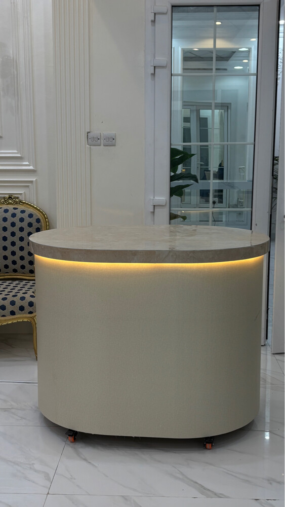 Coffee table / Welcome table - 1